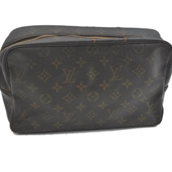 Louis Vuitton Handbags - Louis Vuitton Monogram Trousse Toilette 28 M47522 Clutch💥PRICE DROP💥